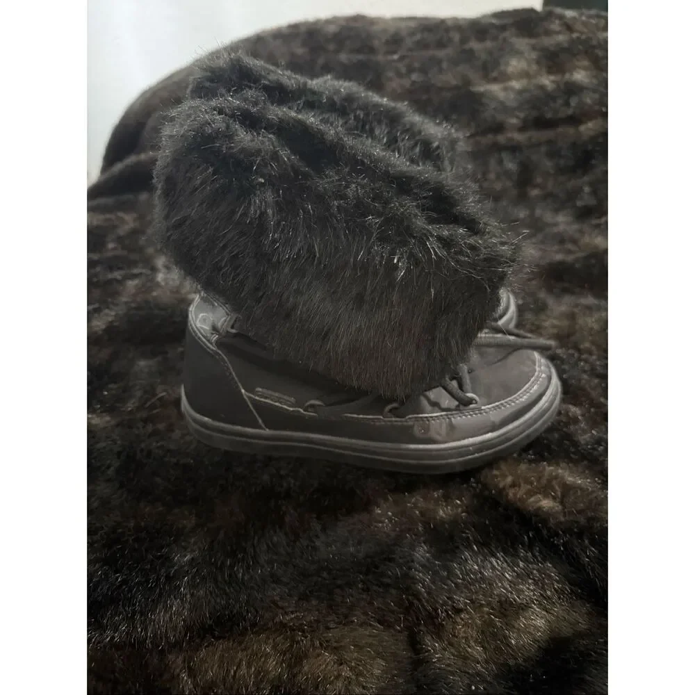 Crocs LodgePoint Boots Women's Size 7 Black Faux Fur Nylon Pull On Cinch Lace
